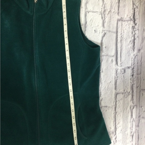 Woolrich Women’s Fleece Zip Up Vest in Color Deep Atlantic Size Large Like New - Picture 9 of 9